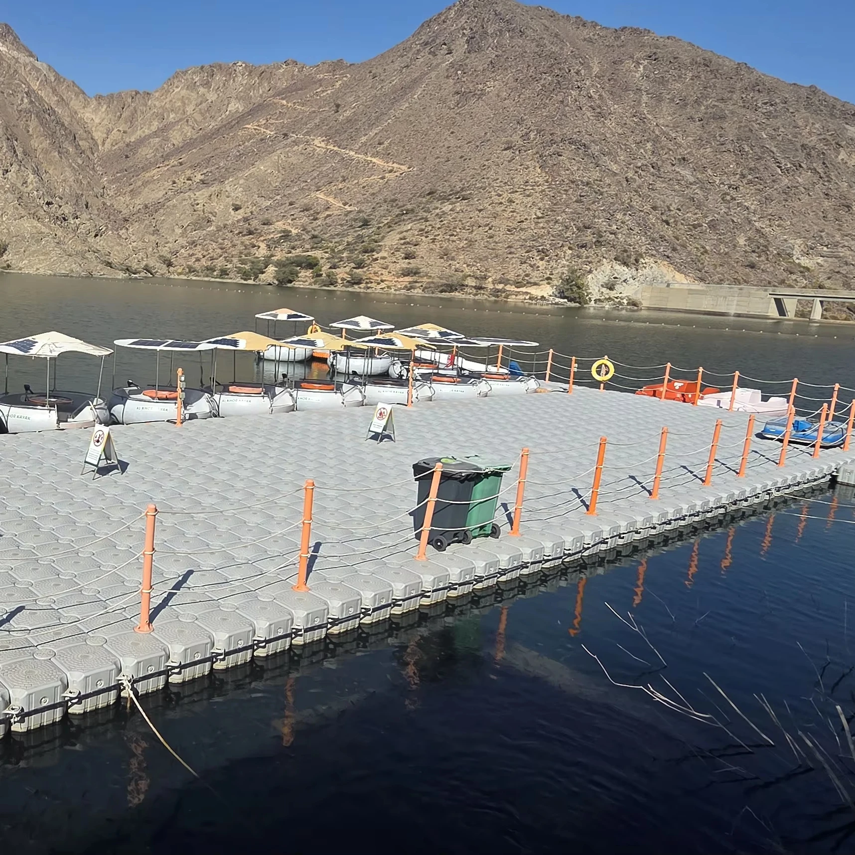 High Quality HDPE 7KG Floating Dock & Platform Water Walkway with 15-Year Lifespan