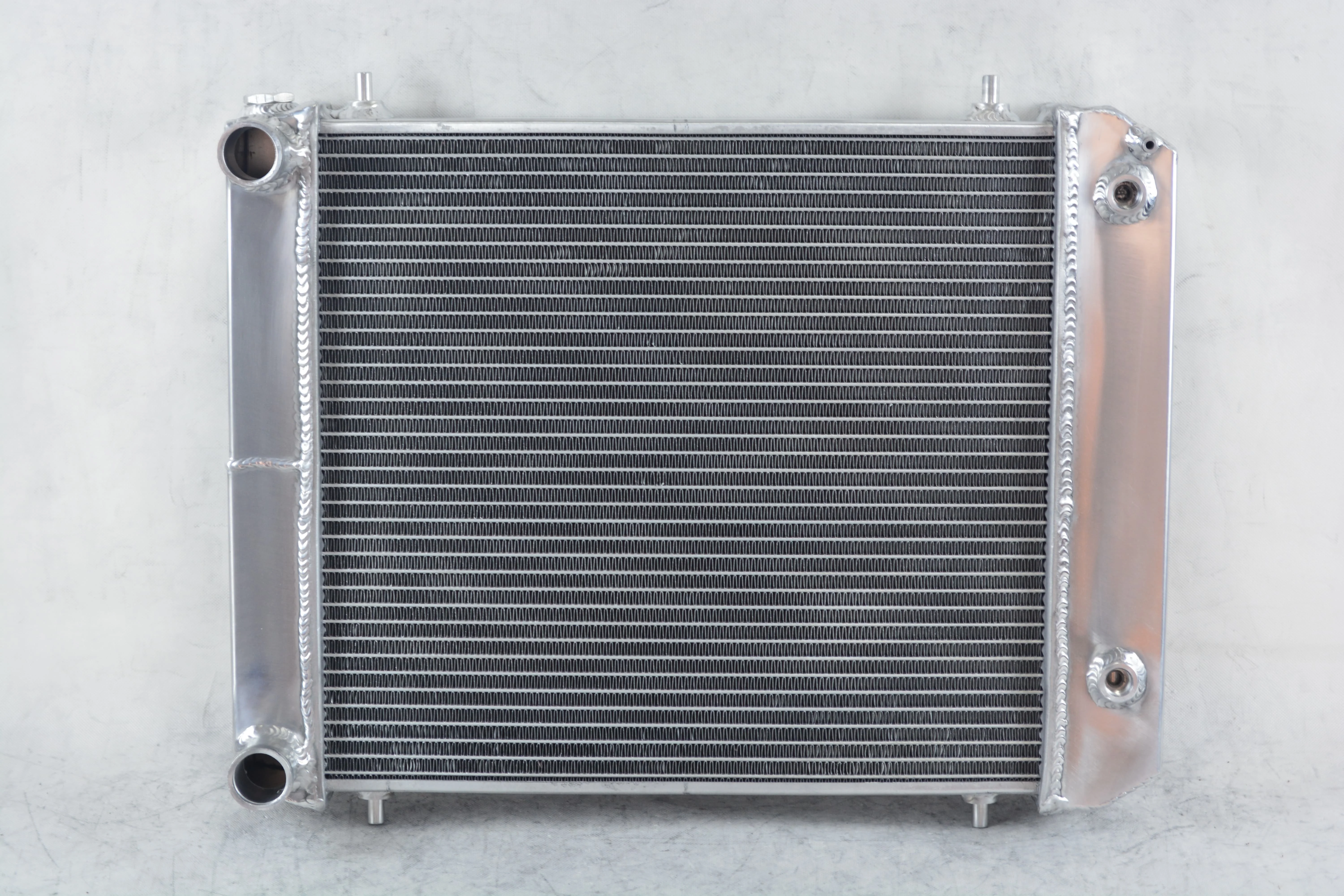Radiatore in Alluminio per Land Rover Defender Discovery 90/110 300TDI 1993-1999 BTP2275