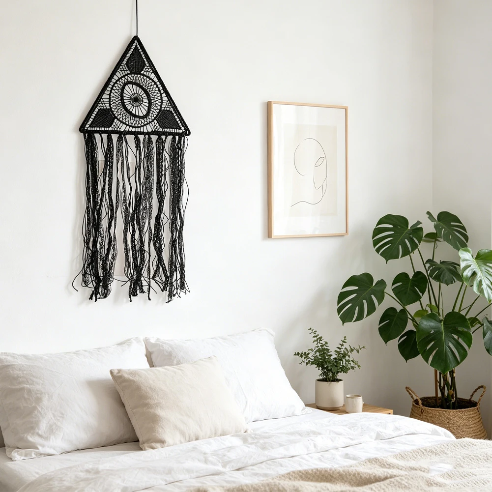 Handgewebter schwarzer Dreieck-Traumfänger mit Quasten, Boho-Mystik-Wanddekoration für Zuhause, Partys und Camping – Detail 6