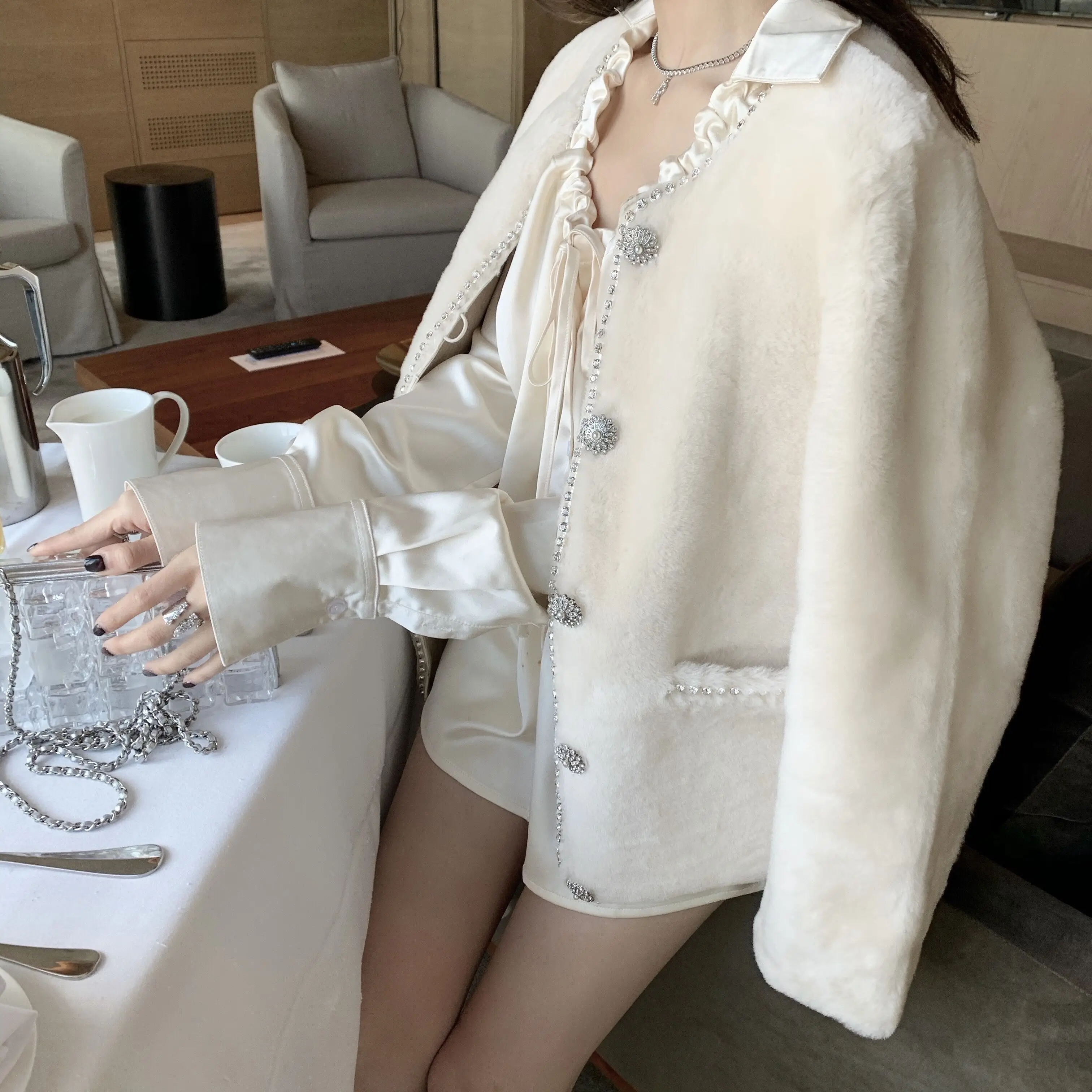 High Quality Luxury Fashion Winter Lamb Wool Warm Outerwear New Women O Neck Diamonds Single Breasted White Woolen Jacket Coat