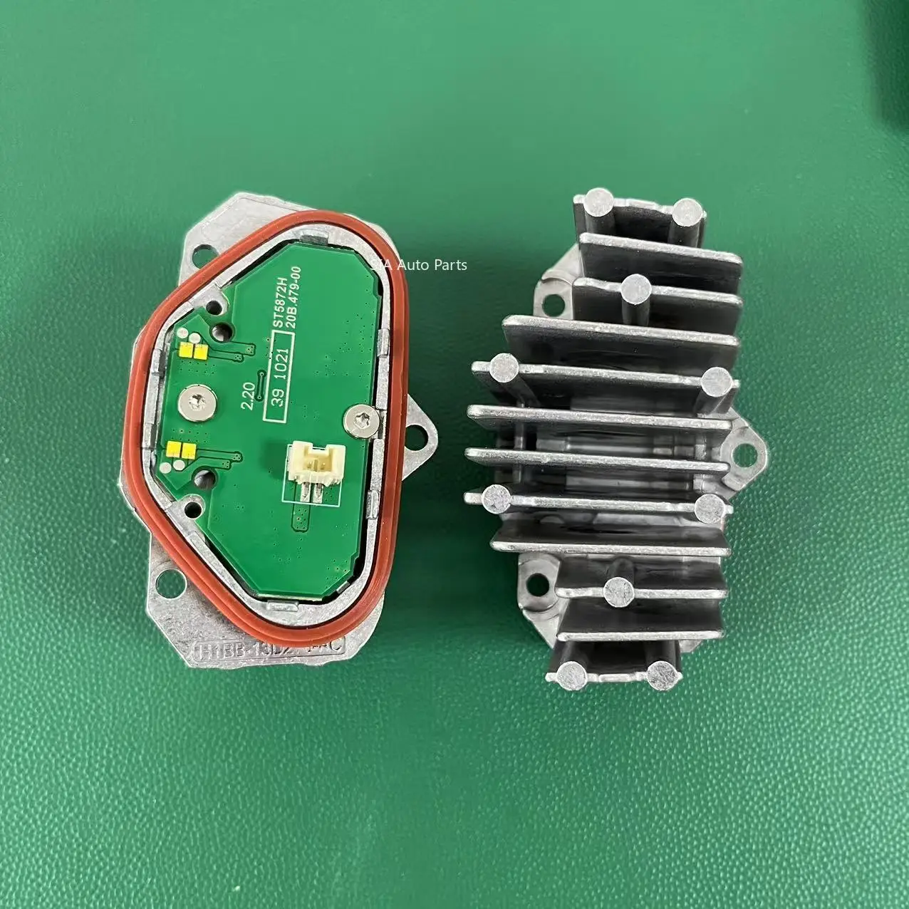 

A86E- Headlight Daytime Running Light Module Unit For Ford Fords LED Module 208479-00 H1BB13D278AC H1BB-13D278-AC