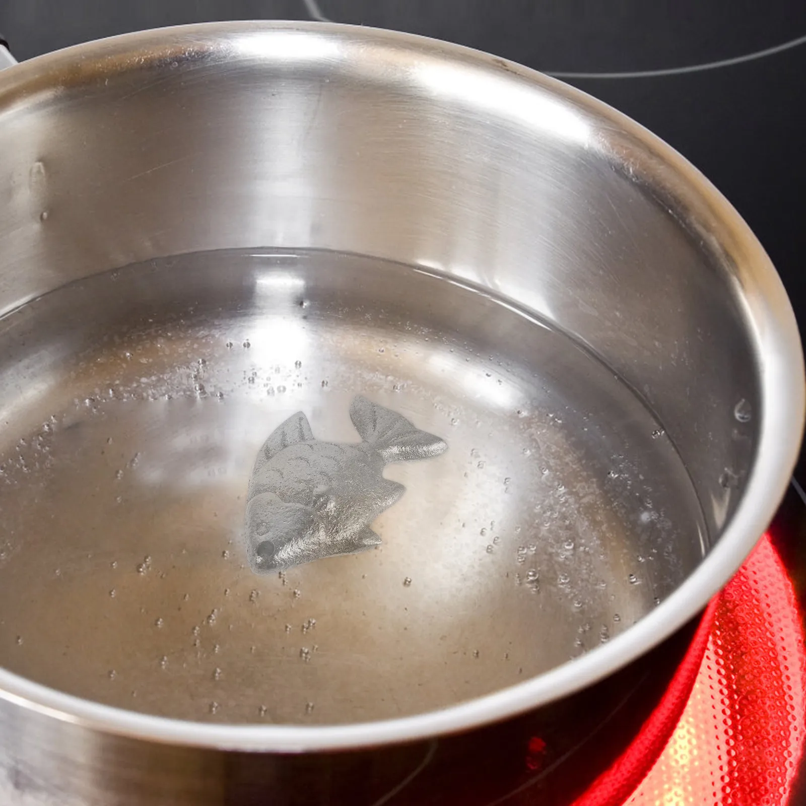 2 Pcs Iron Cooking Tools Cast Garden Sculpture Food Grade Fish Anemia Athlete Supplement Figures