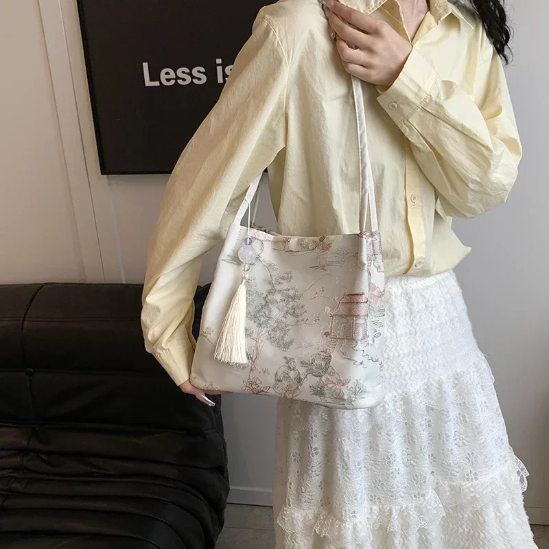 حقيبة كتف ربيعية ذات سعة كبيرة مطرزة على الطراز الوطني حقائب السيدات للبيع 2025 حقيبة يد عصرية جديدة رائجة البيع #3