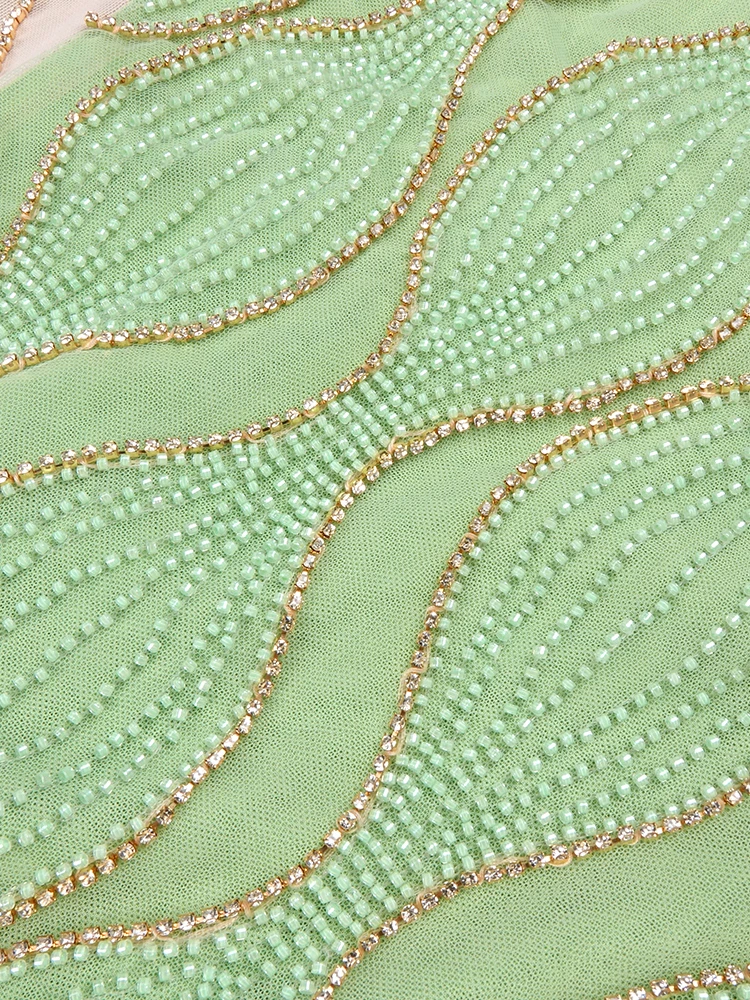 VC グラマラス スパゲッティ ストラップ フェザー グリーン ガウン ドレス タッセルとハイスリット付き ファッション ソワレ用