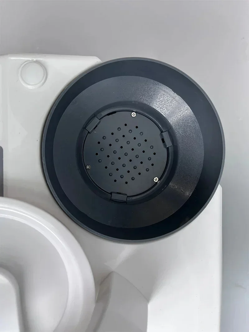 

Специальный всасывающий насос для слуховых аппаратов, объединяющий мощную сушку и глубокую очистку в одном.