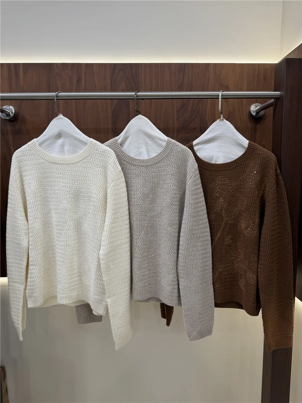 Women's Cashmere Sequin Hollow-Out round Neck Long Sleeve Knitted Pullover Autumn/Winter 2026 Fashion Top