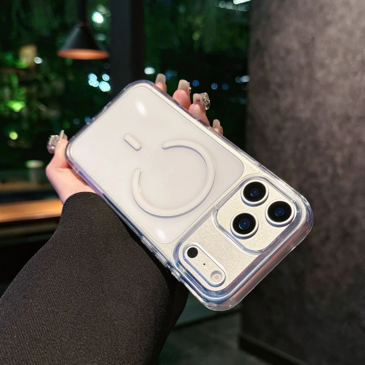 

For iPhone 17 Pro Max Case High Transparency Magnetic Cover Large Hole Lens Shockproof Anti-Yellow with iphone 16 15 14 13
