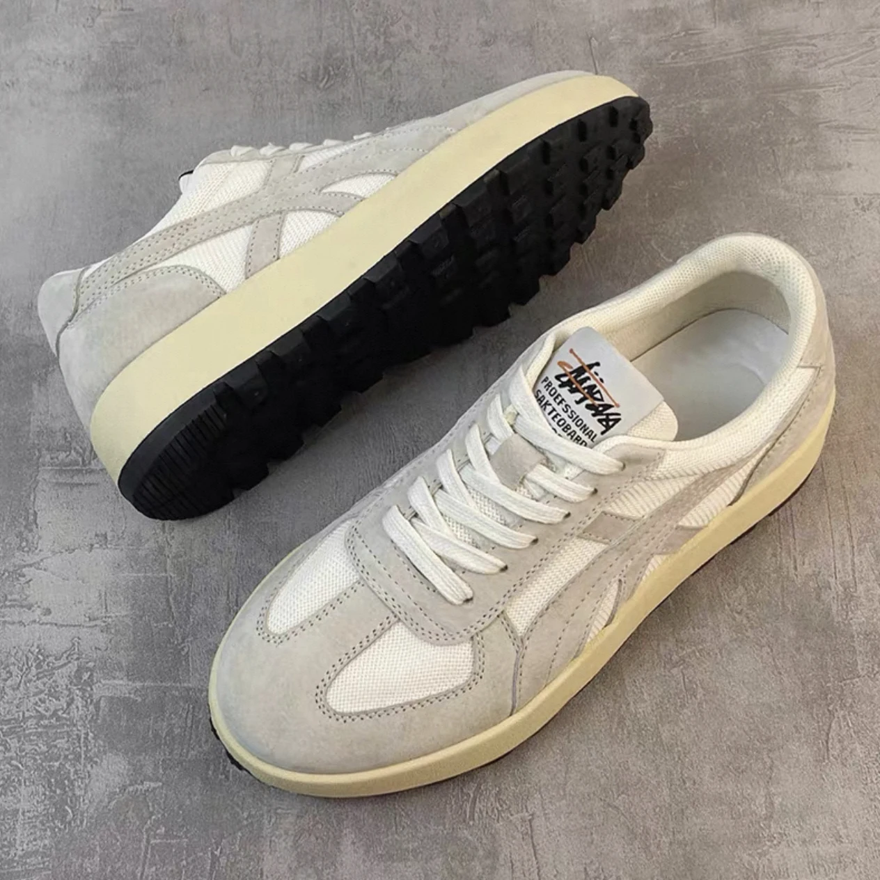 men's-summer-breathable-retro-fashion-sports-shoes-dequn-low-top-flat-bottom-rubber-outsole-wave-pattern-rubber-floor