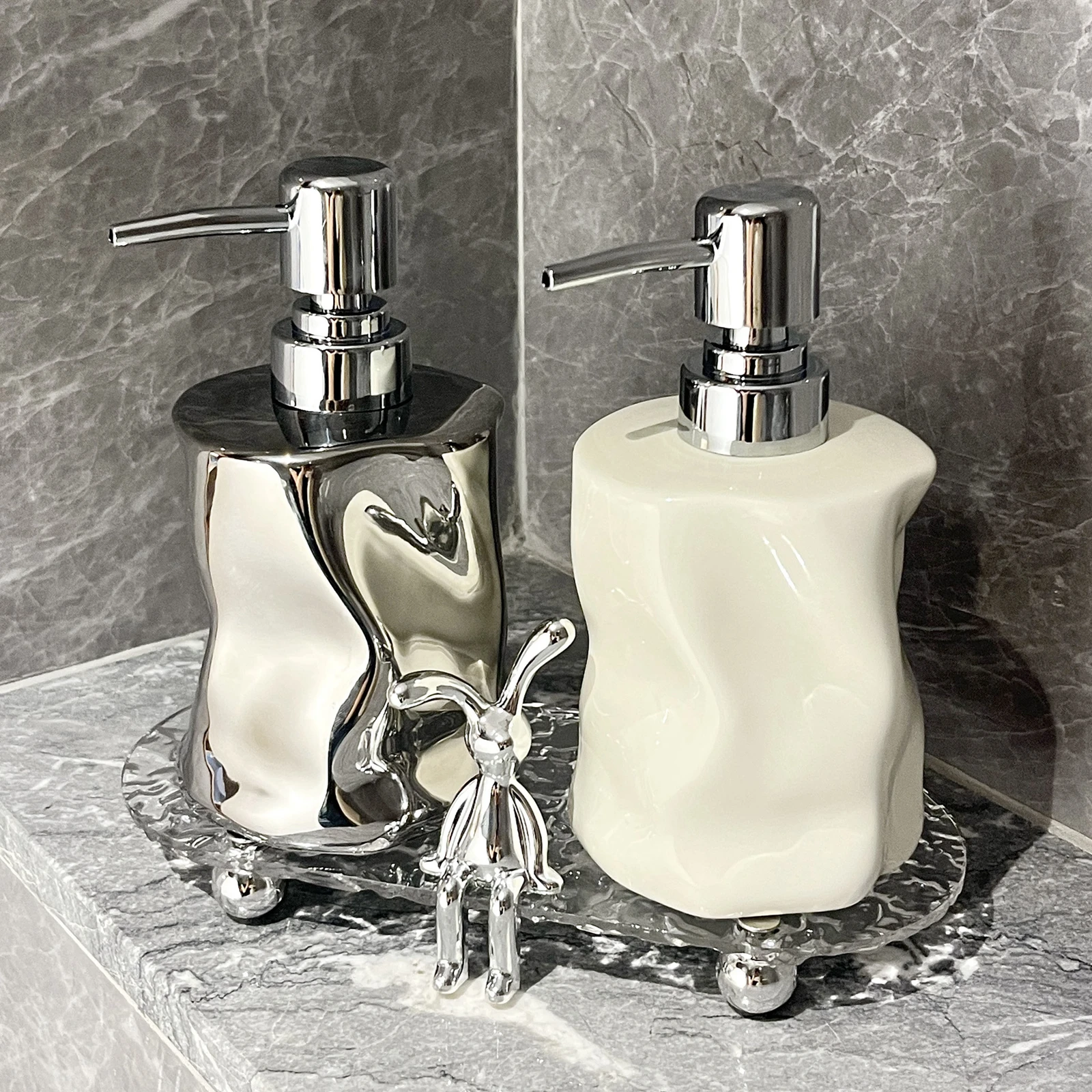 Light Luxury Soap Dispenser with Pump Shampoo Bath Lotion Dispenser Container Holder Empty Bottle for Soap Travel Portable