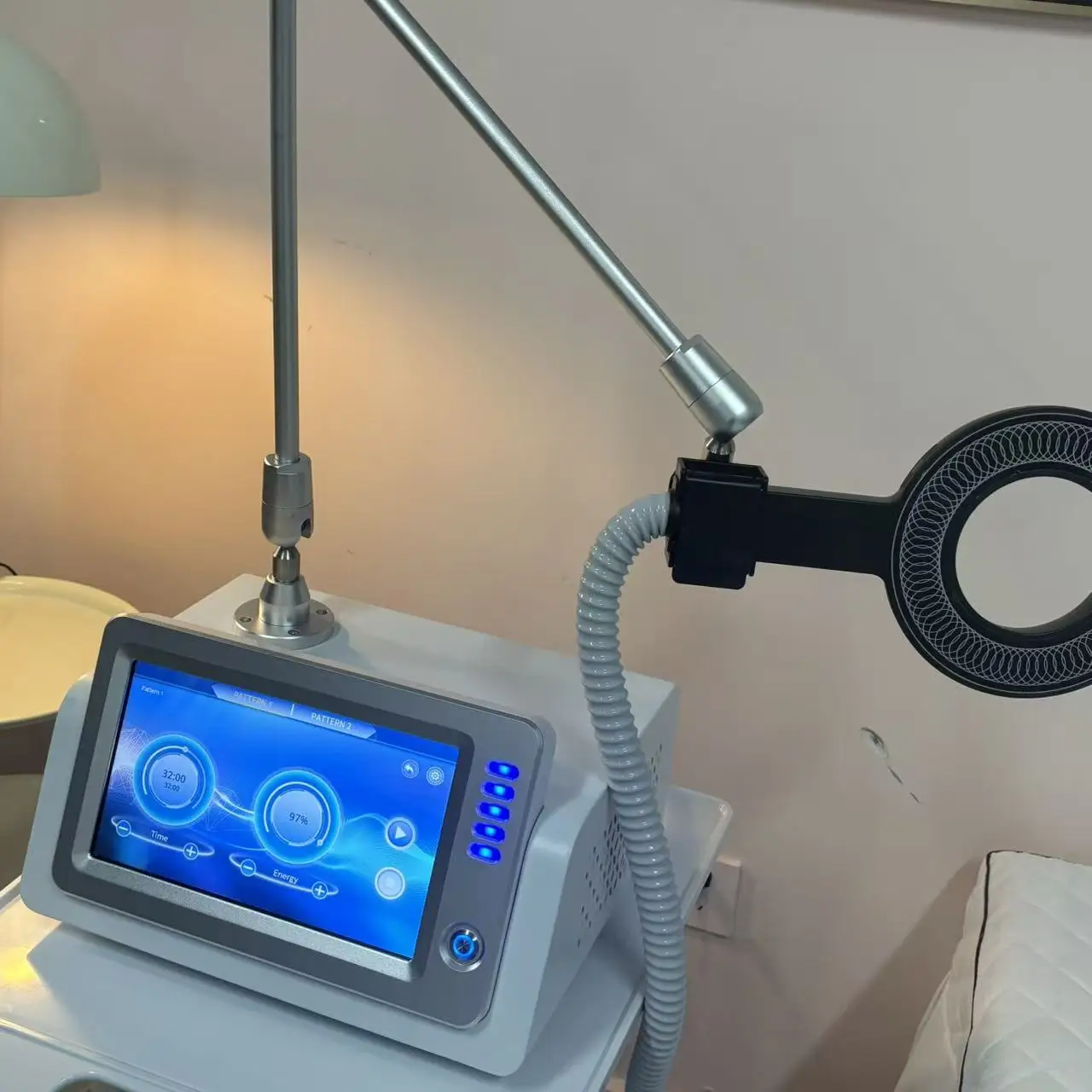 

MYOslim NEO Body Sculpt Похудение 6500 Вт Высокая мощность HI-EMT Стимулирует мышцы тела Схудение Скульптура Уменьшение жира EMS Машина