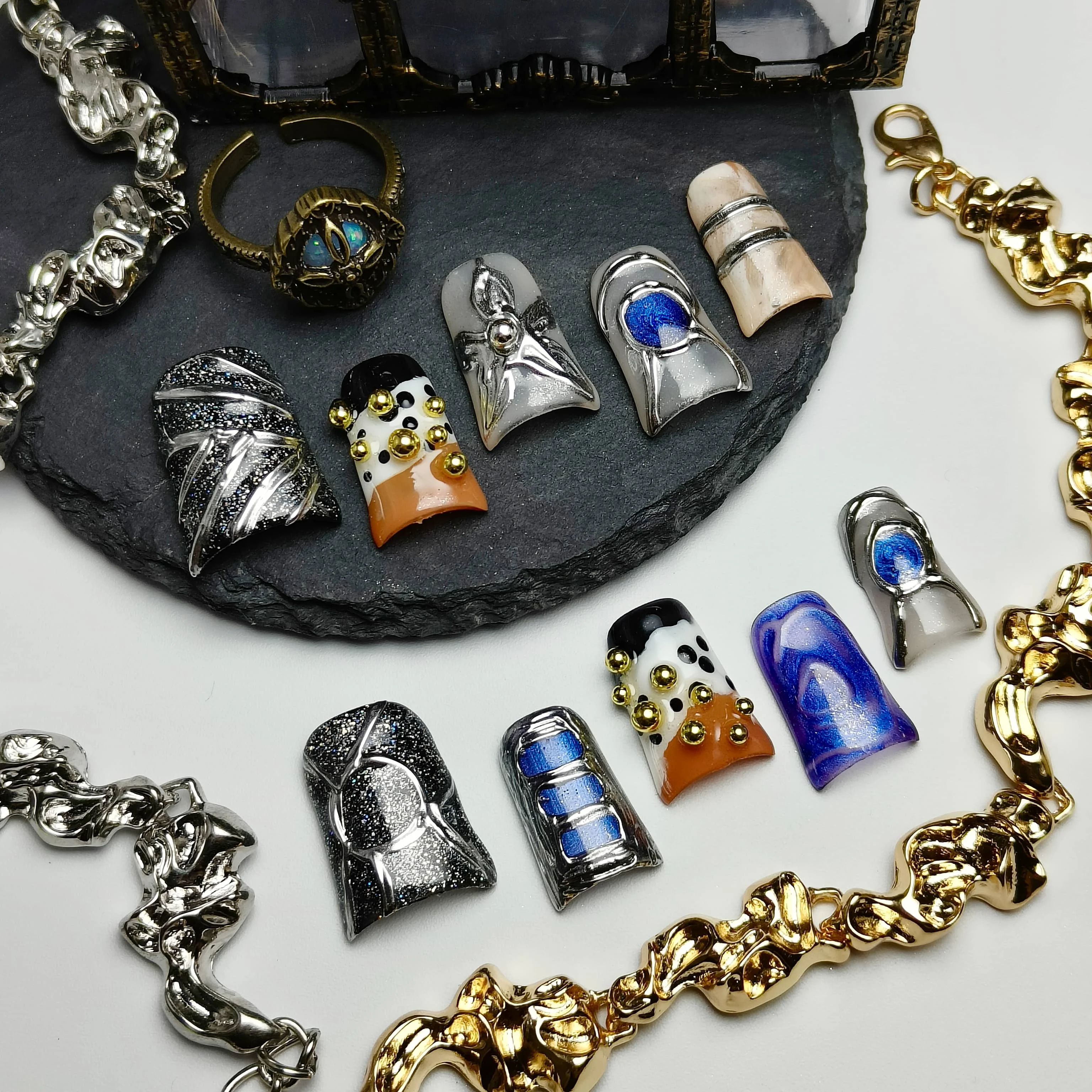 

Duckbill Shape Press On Nails Handmade Galaxy Glitter Fake Nails Set for Party & Daily Outfit