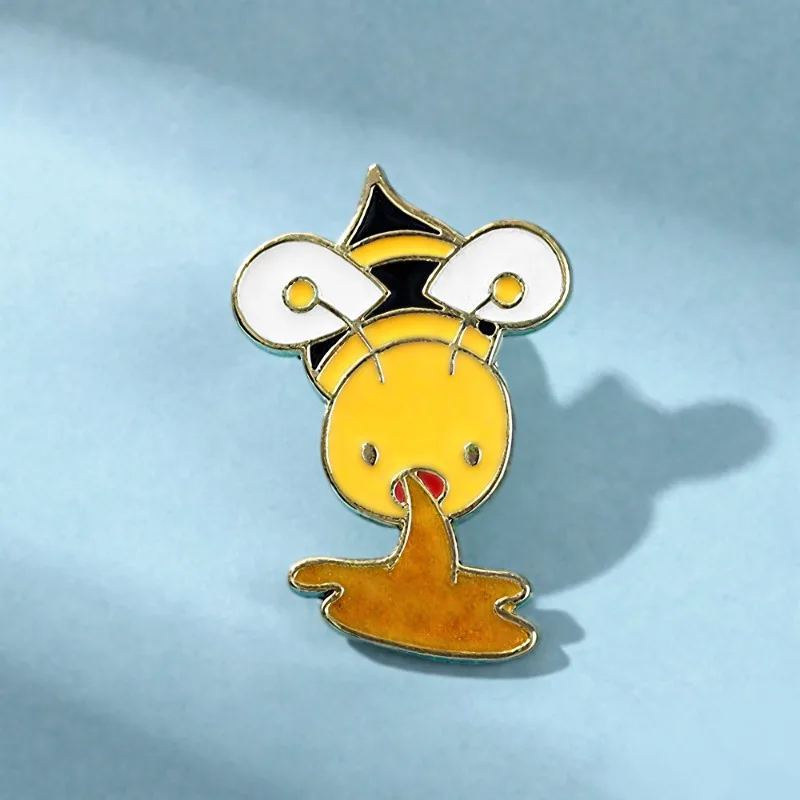 Cute Bee Honey Spitting Design Brooch Cartoon Creative Alloy Enamel Badge Pin DIY for Clothes Bags Shoes Hat Scarf T-shirt Jeans