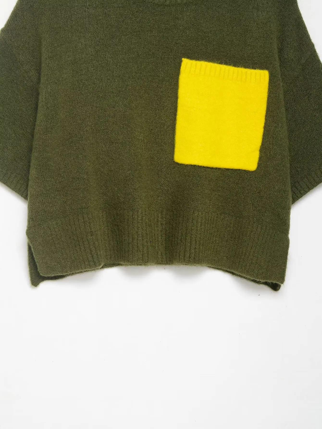 2025 new retro pocket contrasting sweater suitable for autumn women's wear with lazy and casual loose pullover
