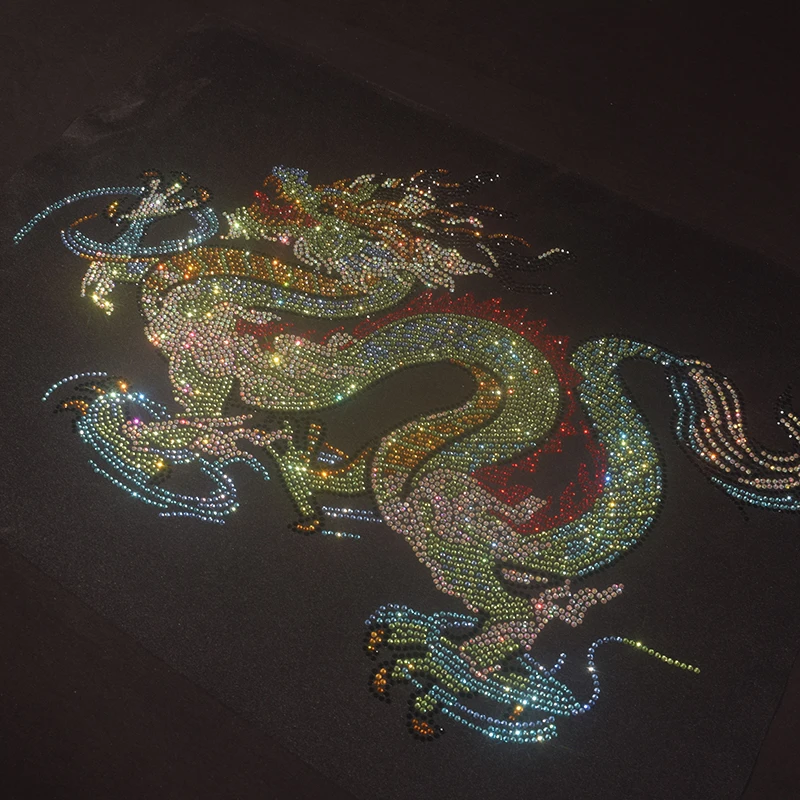 ​Mythical Eastern Serpent Rhinestone Transfer - Jade & Garnet Appliqué for Tops, Bags & Ethnic Decor (Tactile Scale Texture)​​