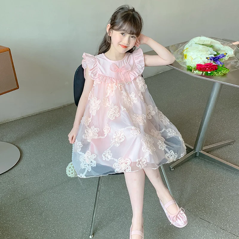 

Girls' 2024 new summer sleeveless flower embroidered gauze skirt comfortable and breathable foreign girl shopping party dress.