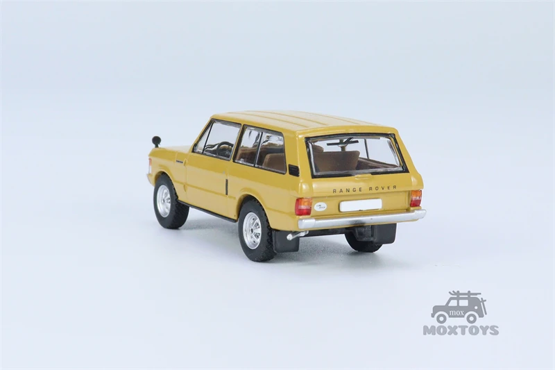 MINI GT 1:64 Range Rover 1971 Bahama Gold Diecast Model Car