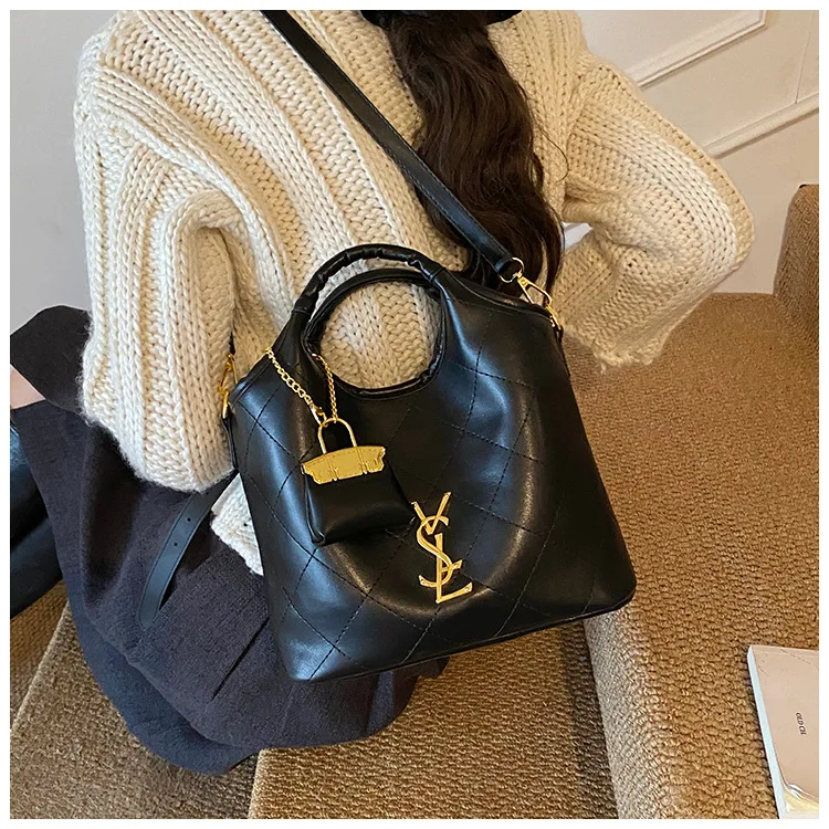 Luxury Chain Strap Bag with Detachable Charm, Designer Inspired Shoulder & Crossbody Purse for Women, Trendy Versatile Handbag