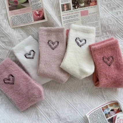 

5 Pairs Winter Socks Women mid-calf Fleece Thickened Mink heart-shaped Sleep Floor Warm Long Sports Ankle Crew 7W263