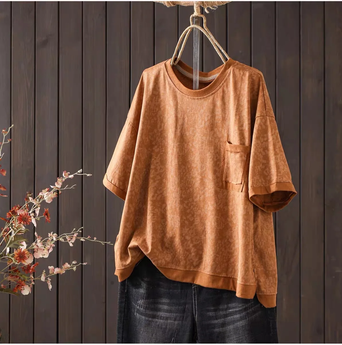 2026 Women's Vintage Floral Print T-Shirt Boho Short Sleeve Oversized Loose Pocket Tee Soft Washed Cotton Casual Summer Tops