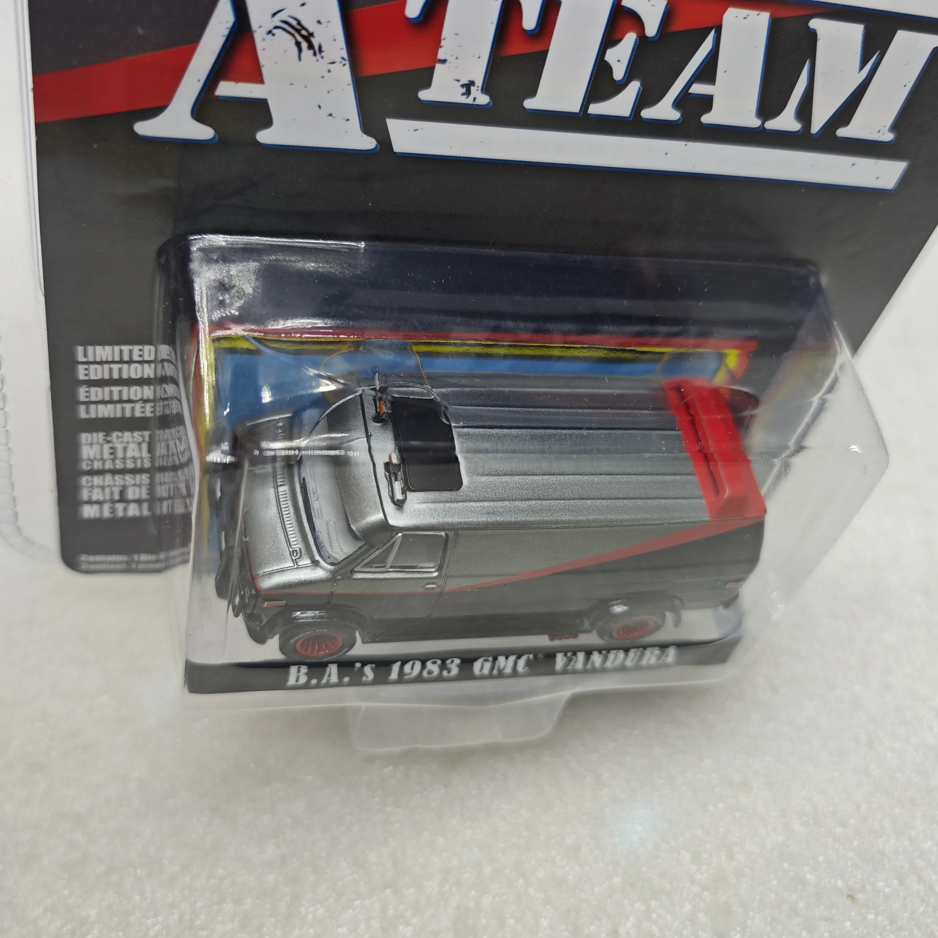 

1: 64 1983 GMC Vandura Tianlong Special Operations Team 44790-B Advanced Collection Ornament Car Models