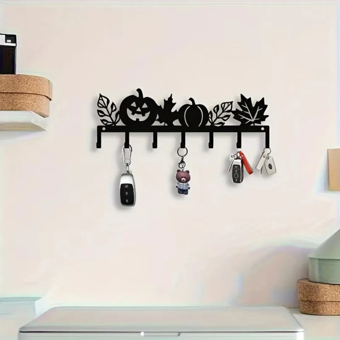 CIFBUY 1pc Halloween Pumpkin Theme Metal Key Holder Wall Hook Black Iron Wall Mounted Decorative Rack Living Room