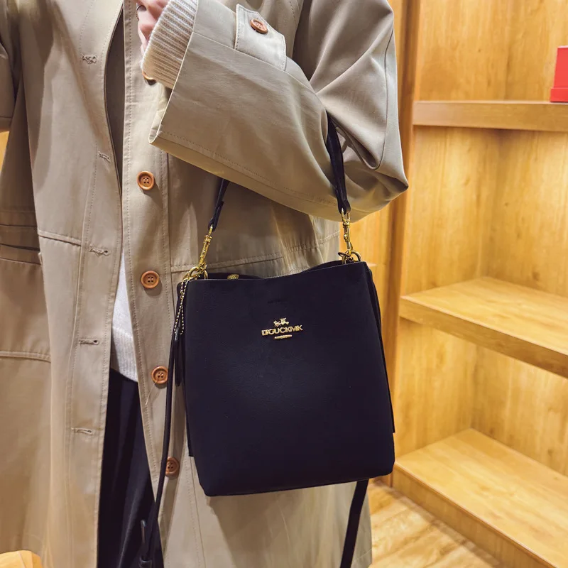 حقيبة دلو كلاسيكية لخريف وشتاء 2025، محفظة كتف للركاب للنساء، حقيبة كروس عصرية، حقيبة بسيطة ليلاً ونهارًا #4