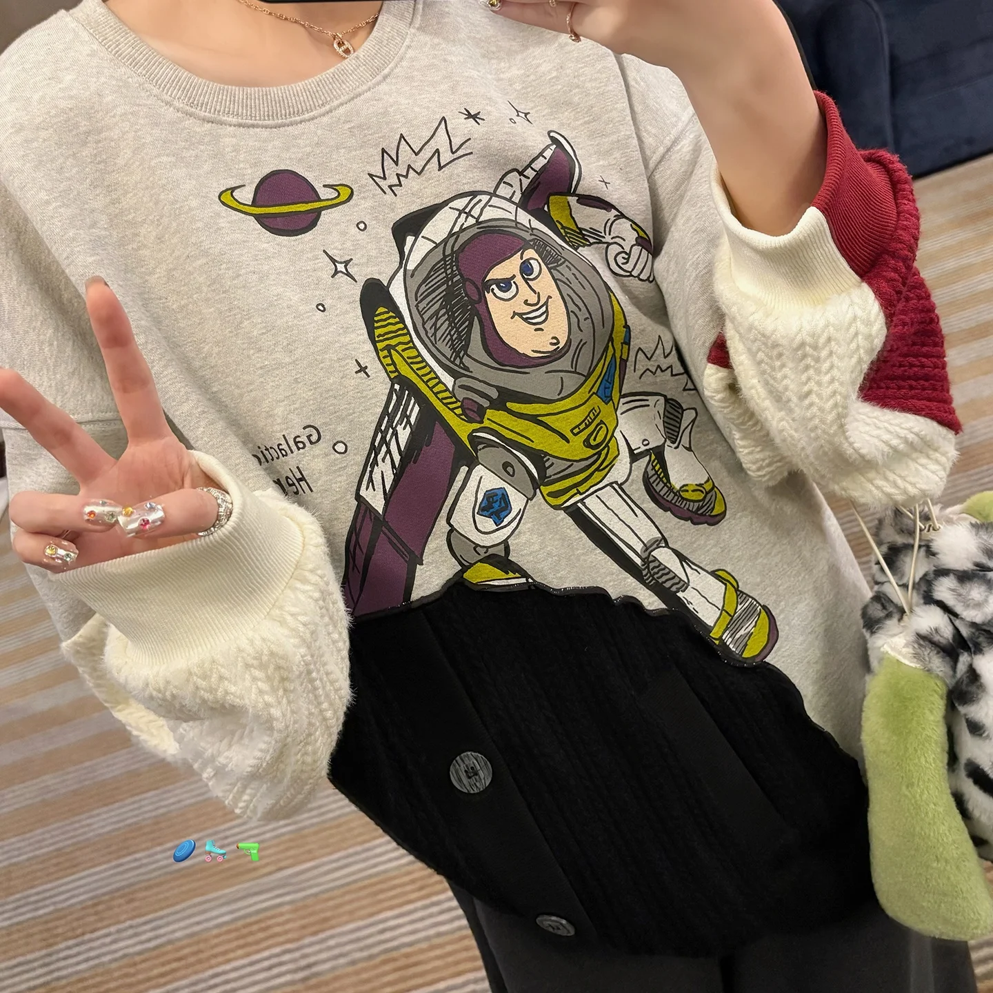 

Рекомендованная толстовка Vimas в винтажном стиле с забавным принтом и цветными блоками, уникальный дизайн, без подделок, ретро-стиль, женская, с круглым вырезом, L...