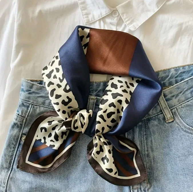 Petit foulard en satin à impri - Women'S Accessories For Neck avis et prix