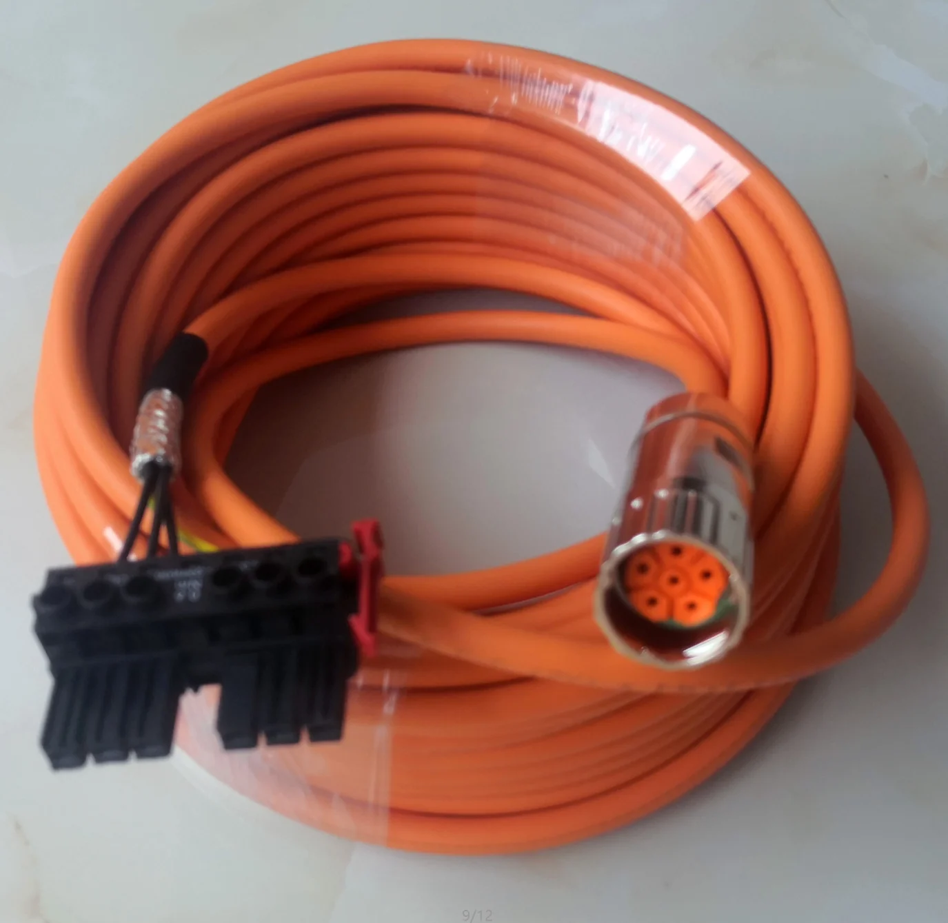 6Fx8002-5Cn06-1Af0/6Fx8002-5Cn06-1Ba0 Is Compatible with Siemens Servo Motor Power Cable Connecting Cable Power Cord