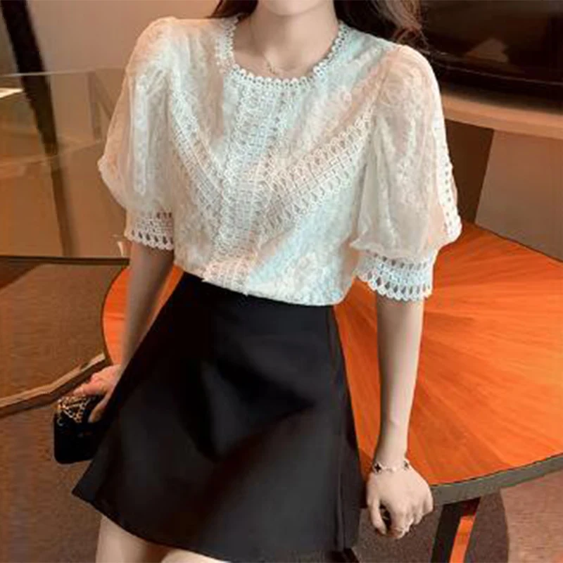 5XL White Lace Edge Hollow Loose Pullover Shirt O-neck Puff Sleeve Vintage Korean Fashion Grace All-match Blouse Top Women Blusa