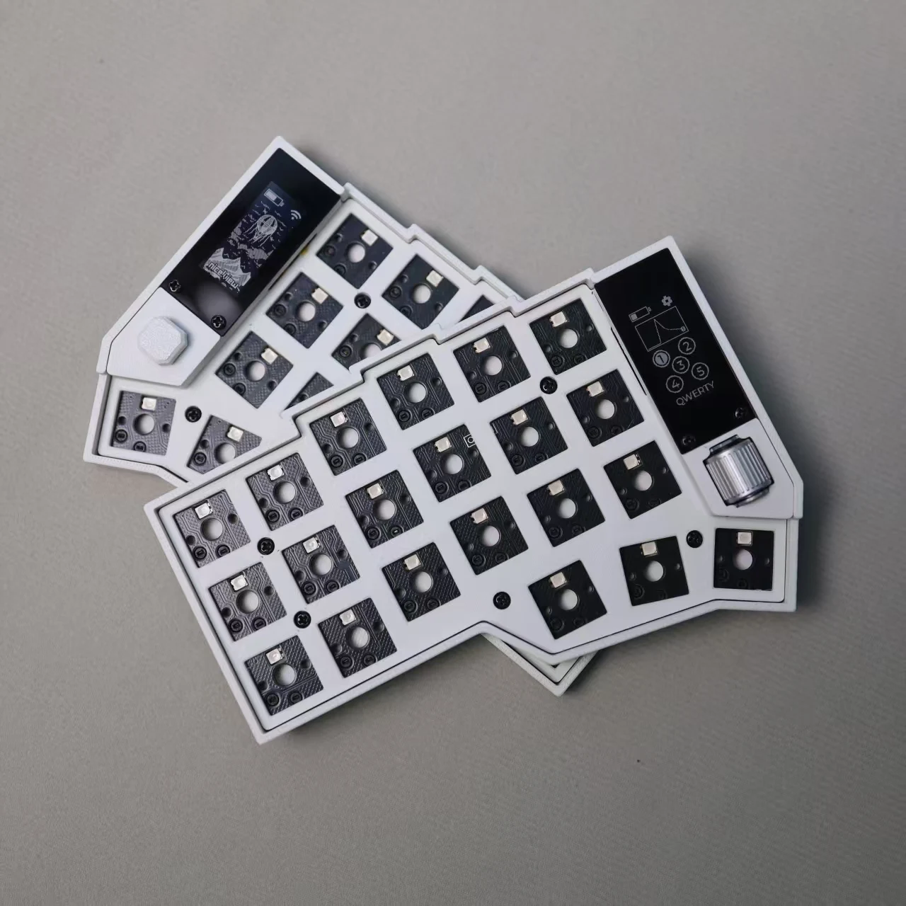 Corne V4 Low Profile Split Keyboard Roller/joystick/nice View Screen Horn Wireless Keyboard Kit Support Kailh Choc  V1/V2 Switch