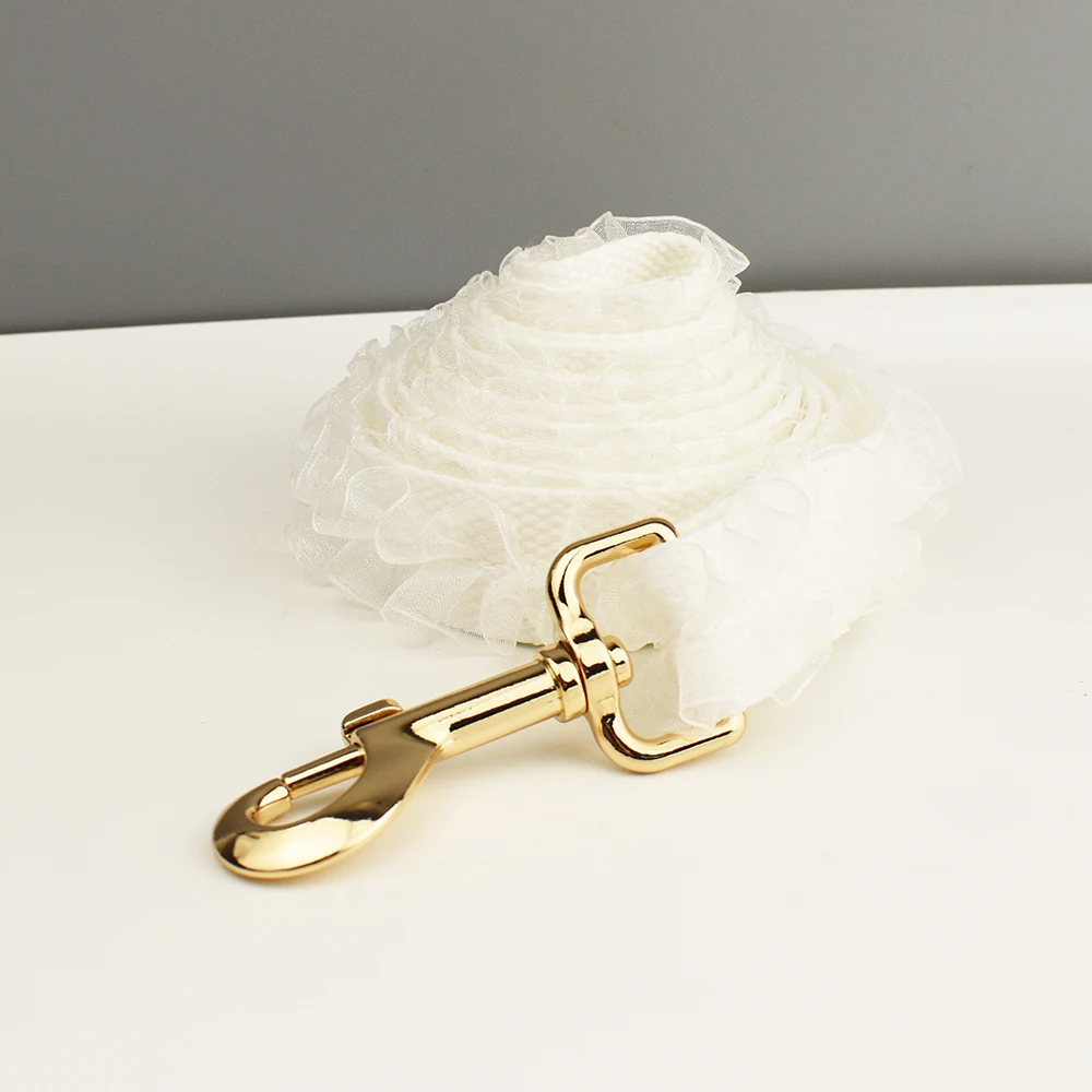 Personalisiertes weißes Spitzen-Hundehalsband mit Gravur, luxuriöses Haustier-Hochzeitsgeschirr, Namensschild, Spitze 01 – Detail 4