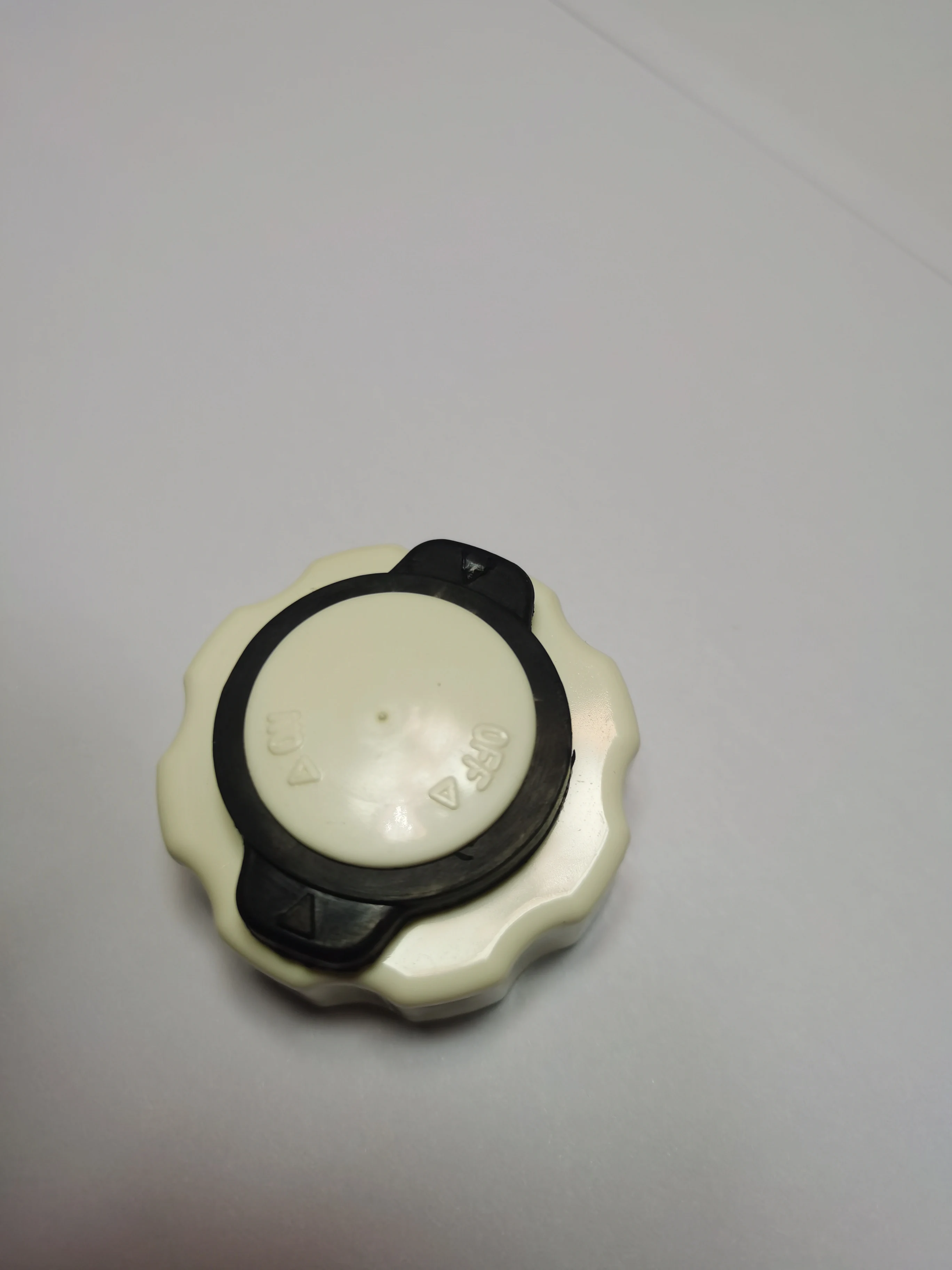 

Fuel Gas Tank Cap CT70 CT 70 Trail 1969 1970 1971 1972 1973 reproduction 17620-098-010