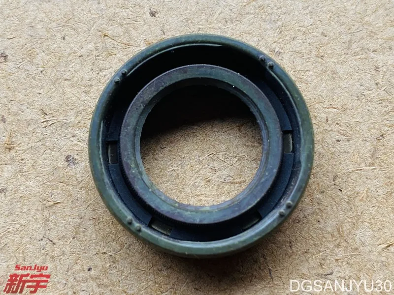 PAJERO V23V34V44V64V74 L200 4D56 engine OIL SEAL,BALANCER SHAFT,FR RH MD343566