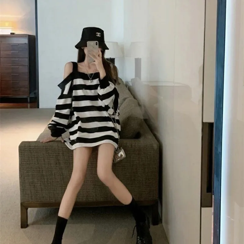 

Vintage Piece Gothic Black and White Stripe Off Shoulder Hoodie Loose Oversized Hoodie, Korean Fashion, Autumn Casual Sweatshirt