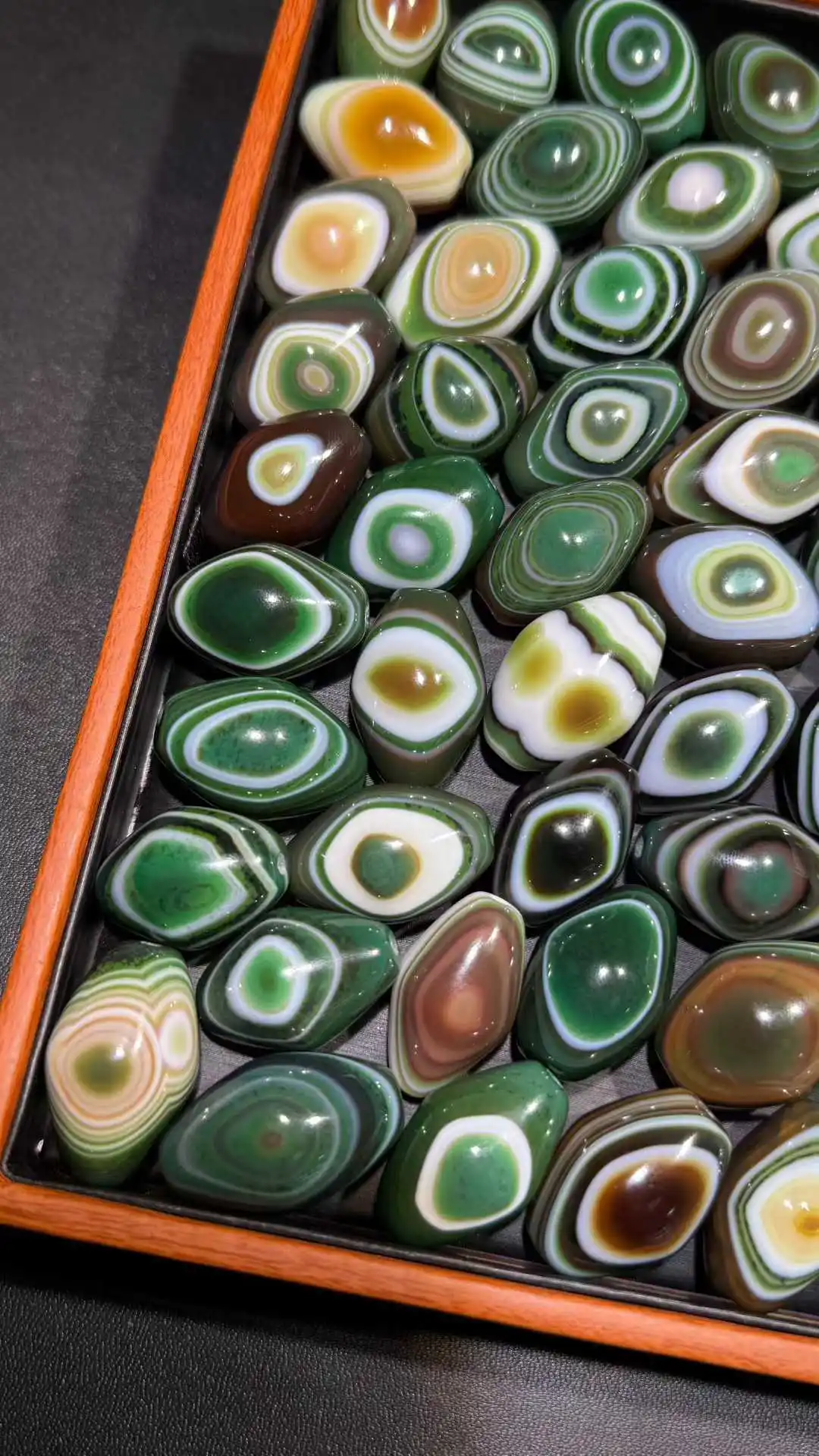 49pcs/lot Green Eye Agate Olive Beads With Eyes Collectible DIY Beads