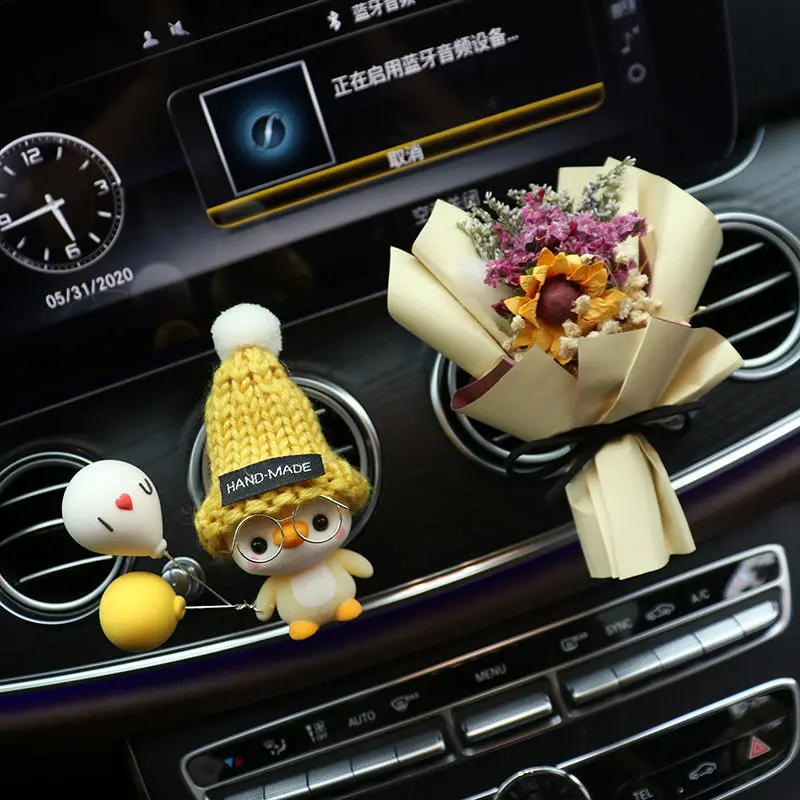 Car Perfume Air Conditioning Vent Aromatherapy Decorative Car Accessories Penguin Ornaments Car Decor Automotive Accessories