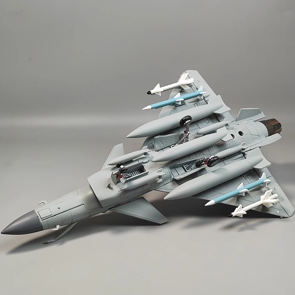 Model myśliwca J-10C w skali 1:48, chiński, odlewany ze stopu, klasyczny, nostalgiczny, zabawka, pamiątka, prezent, statyczny model do ekspozycji.