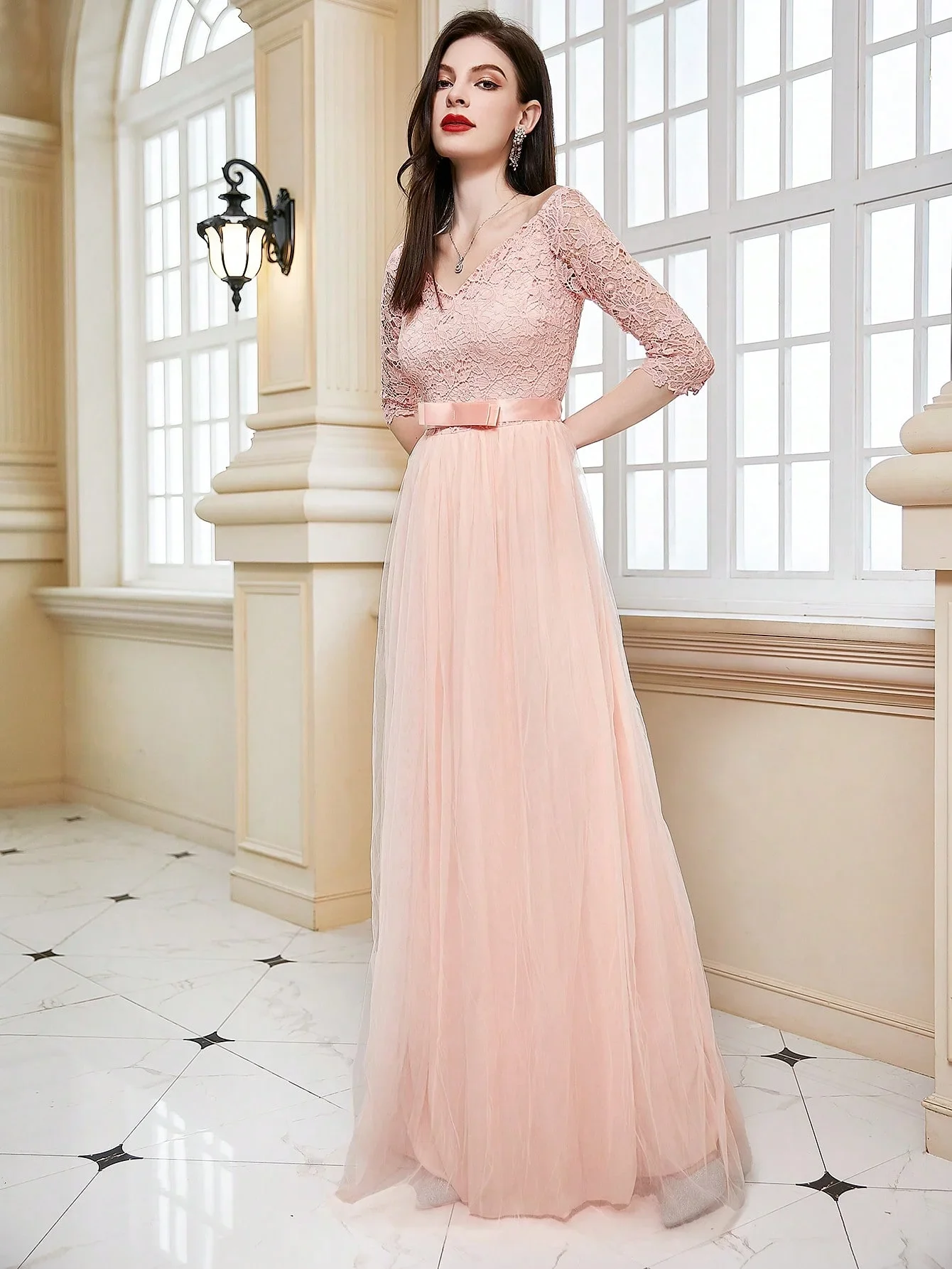 クラシックファッションピンクレースチュールブライドメイドドレスエレガントなウェディングパーティーゲストローブブライダルシスターグループウエディングドレスボールガウン