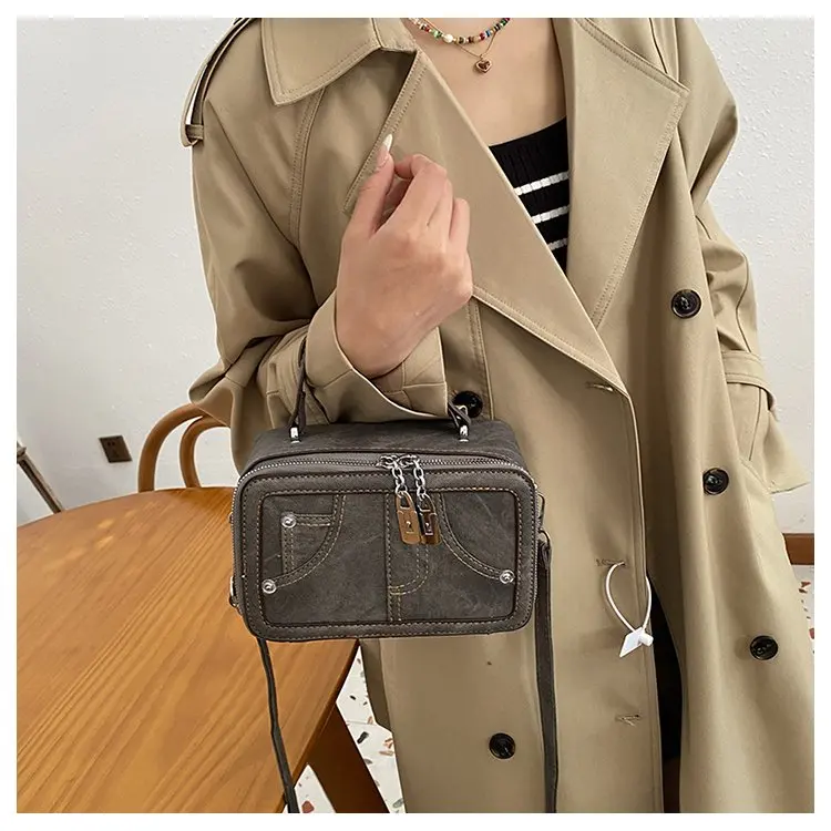 

Новая джинсовая сумка-бокс 2026 года, уникальный дизайн, регулируемый плечевой ремень, ручка для переноски, сумка через плечо, повседневный стиль бохо-шик для ежедневного использования