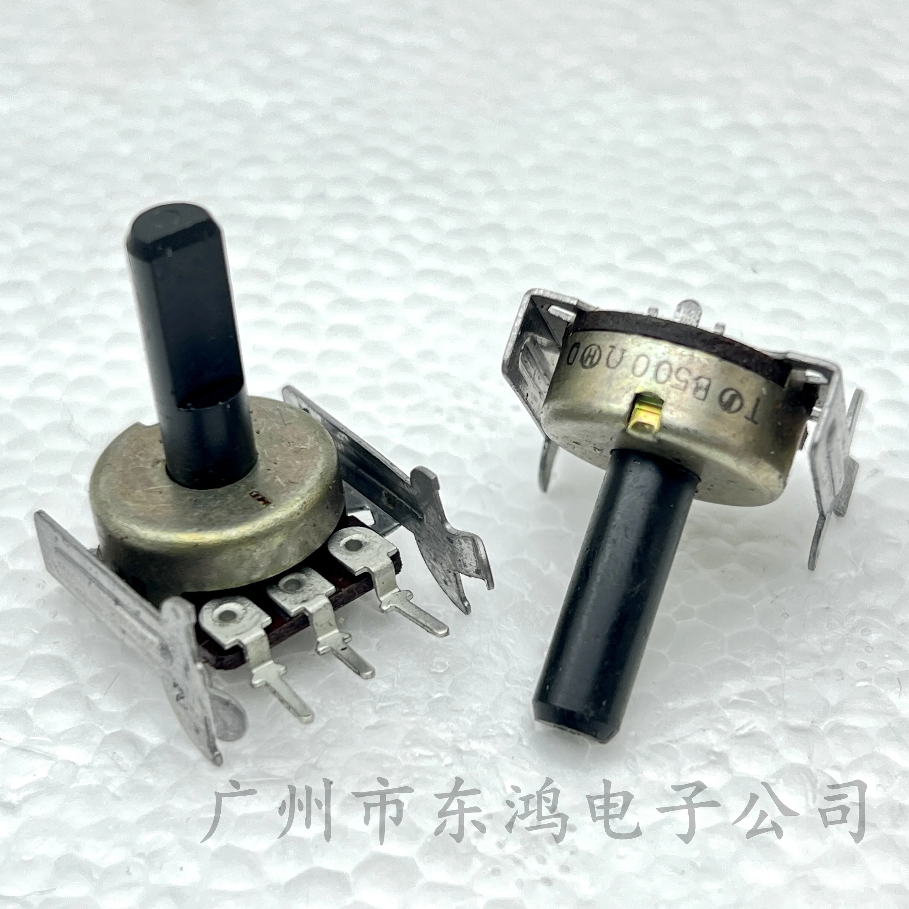 1 Potentiometer B500K type PCS 161 with midpoint positioning shaft length 18 mm