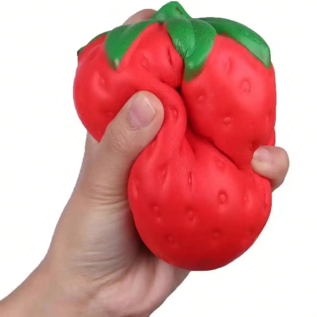 Grande balle anti-stress en forme de fraise, jouet moelleux réaliste, jouet sensoriel modelable, cadeau de bureau