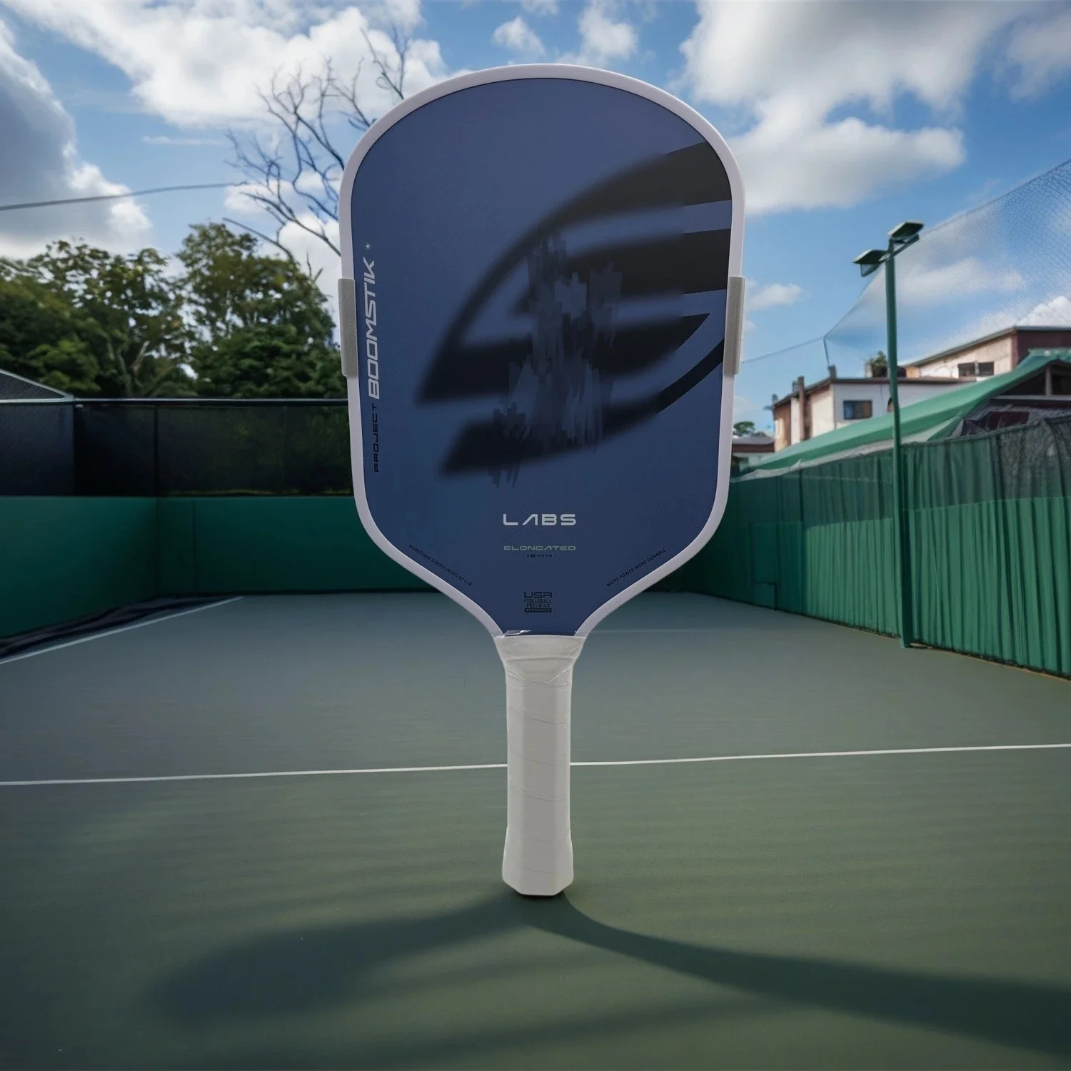 

Ракетка для пиклбола 5-го поколения Boom Summit Limited Edition, 16 мм, с пенопластовым сердечником, не разрушающимся пенопластовым наполнителем BoomCore и карбоновым покрытием.