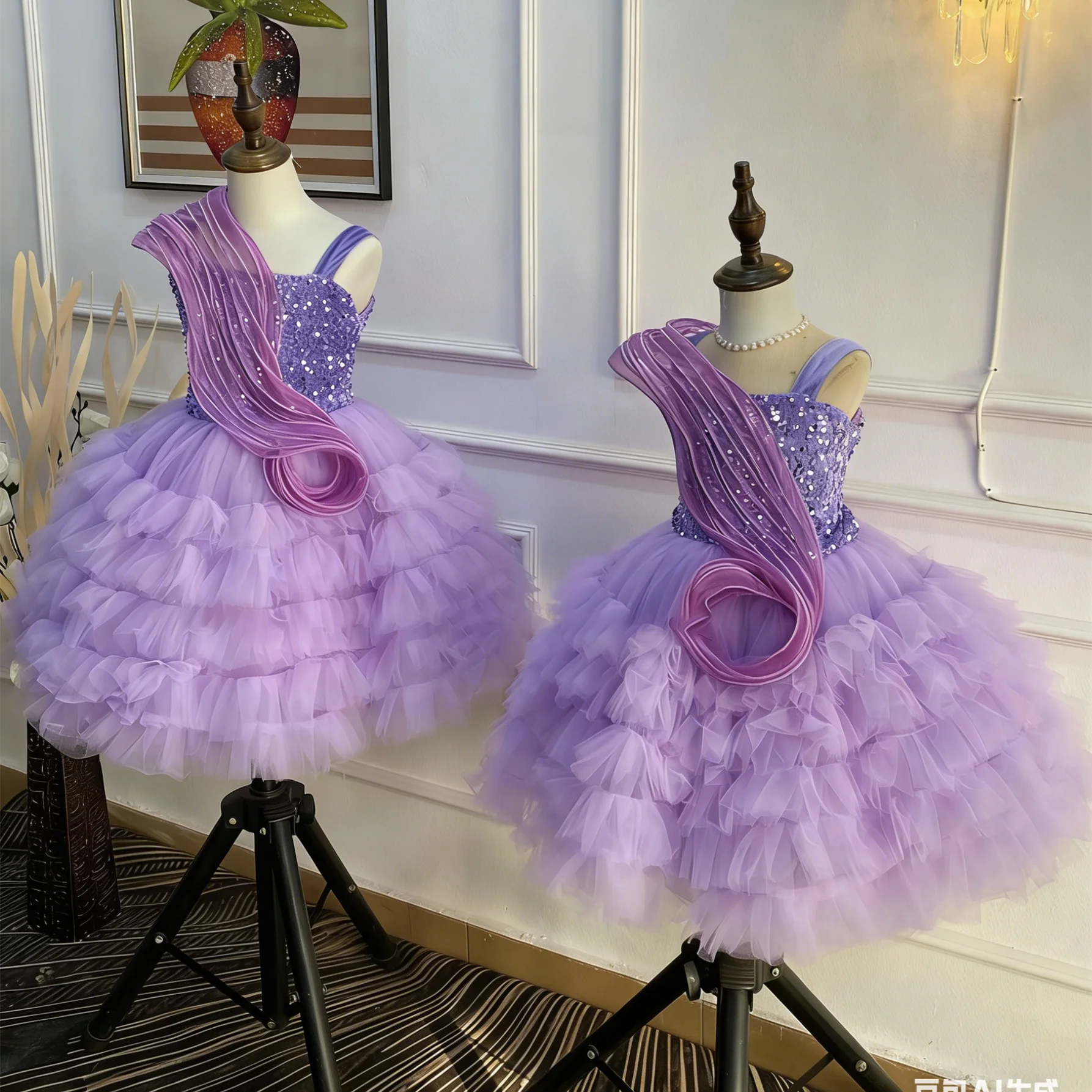 

Elegant Customized Flower Girl Dresses For Wedding Tulle Tiered Ruffles Sequined Kids Birthday Party First Communion Gown