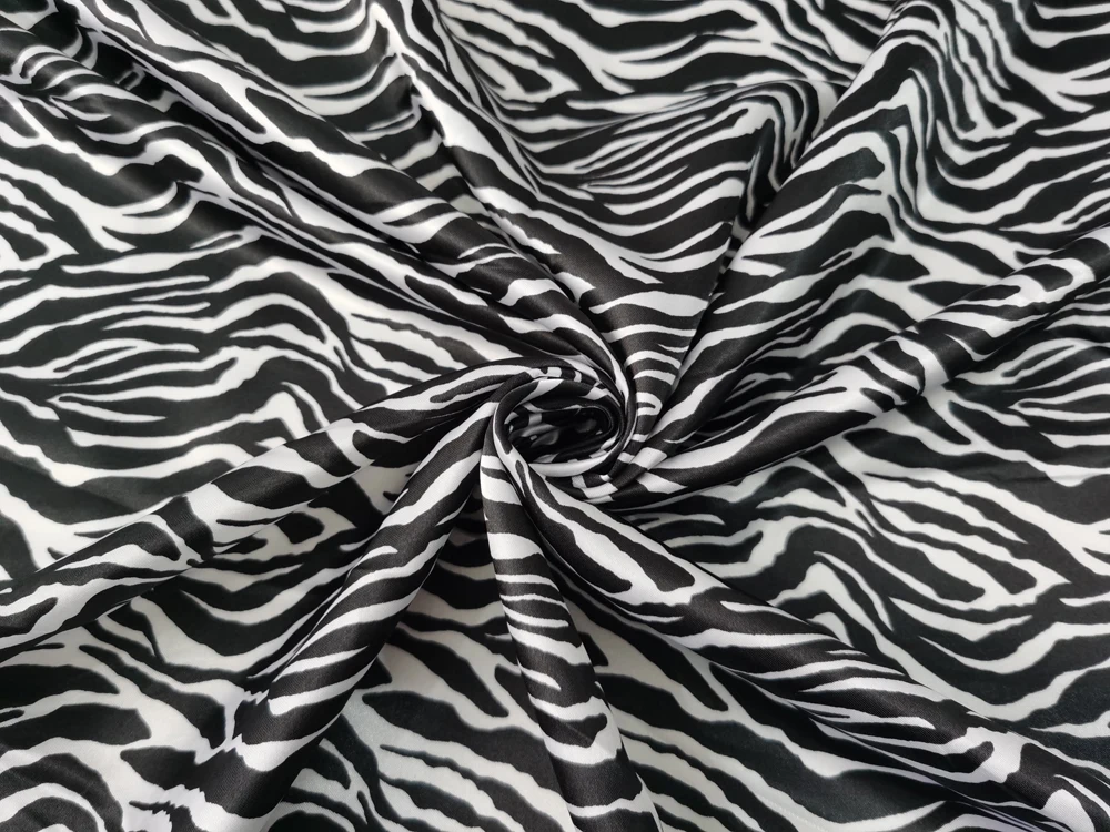 1 Meter x 1,48 Meter gestreifter Zebra-Satin-Druckstoff, weiches Futter – Detail 4