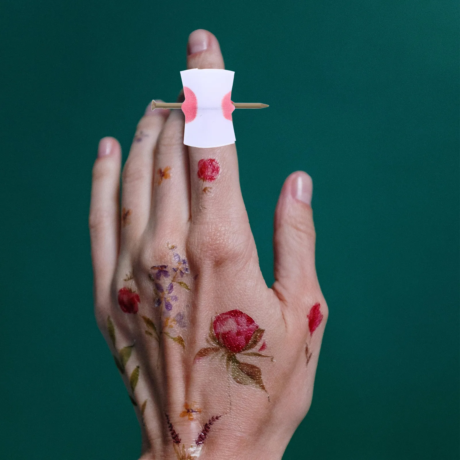 

Nail Through Finger Prank Prop Adjustable Size Fake Bloody Nail Scary Halloween Party Trick Supply Joke Halloween Prank Items