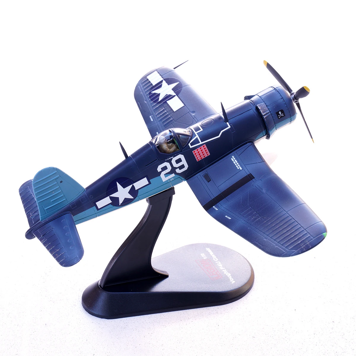 

L14619LH 1/72 WW2 US F4U Эскадрильи VF-17 «Белый 29» (Ella C. Capuford) 1944 г. Статическая готовая модель самолета