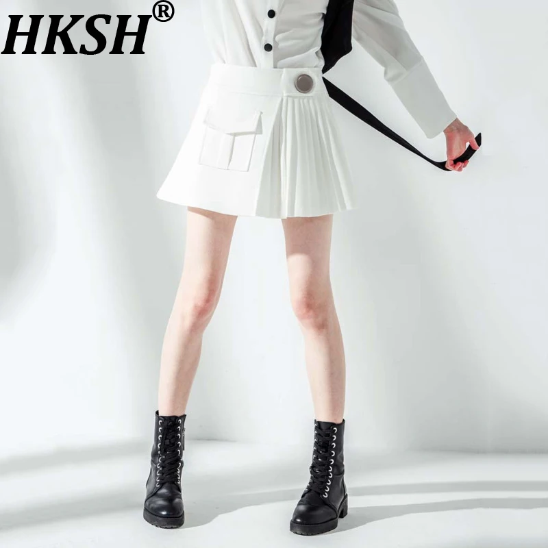 HKSH Women Chic Short Skirt Asymmetrical Pocket Pleated Metal Buttoned A-line Elegant High Street Mini Skirts New Summer HK19446