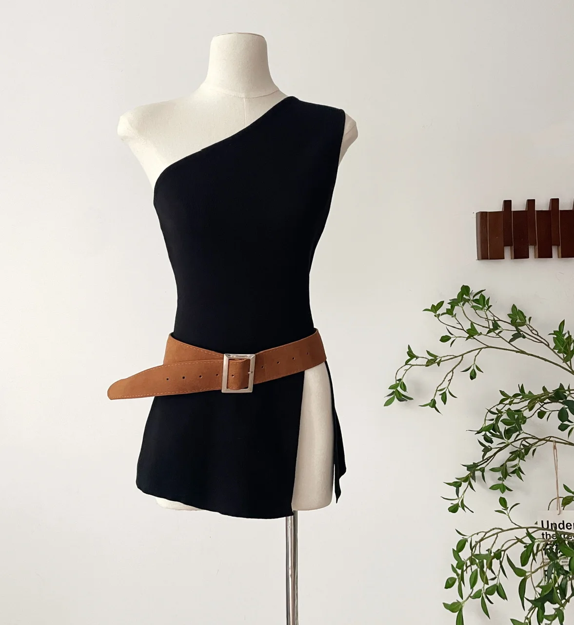 

2025 Summer Women Kint Tank Tops With Belt Old Money Vintage Gyaru Coquette 2000s Aesthetic Sleeveless Crop Top Slit Design New