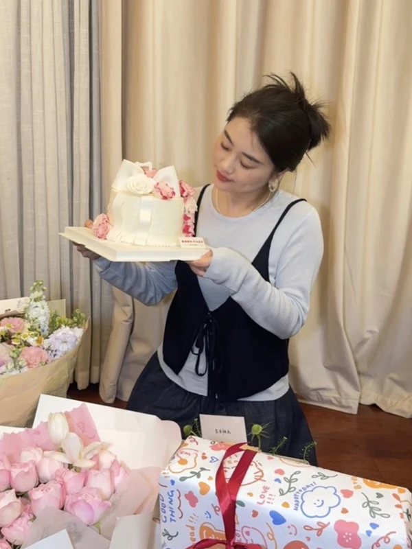 

Весенний новый комплект в корейском стиле: вязаный базовый топ и шелковый комплект из 100% шелка для женщин, повседневный стиль